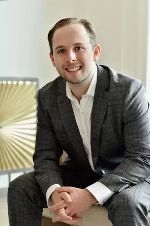 Max Hasman, West Vancouver, Real Estate Agent